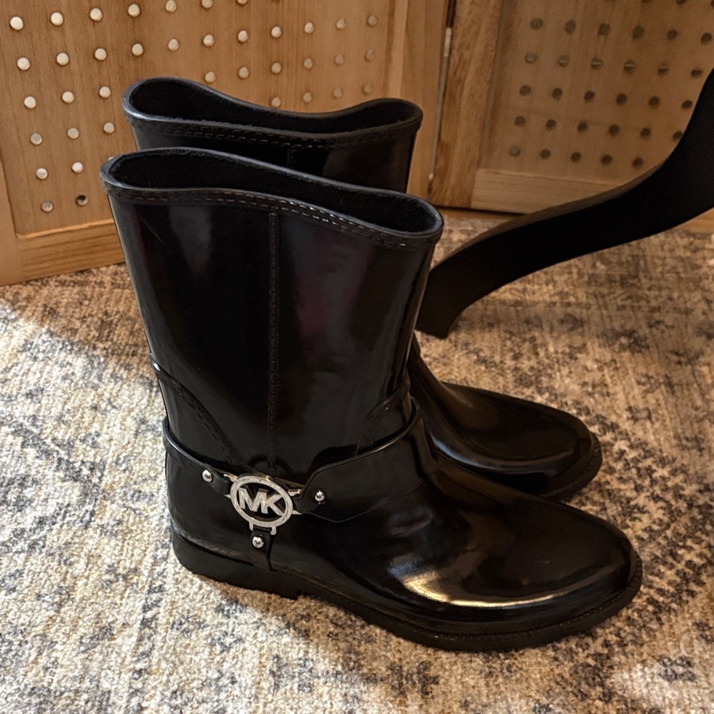 Michael Kors Shiny‎ Black Winter Boots